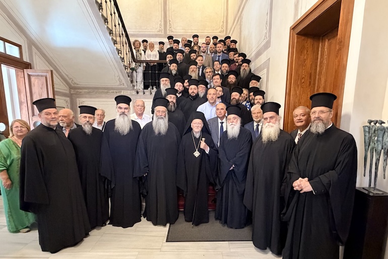 oikoumenikos-patriarxis-o-ygiis-thriskeftikos-tourismos-pote-den-einai-monon-taksidi-anapsyxis