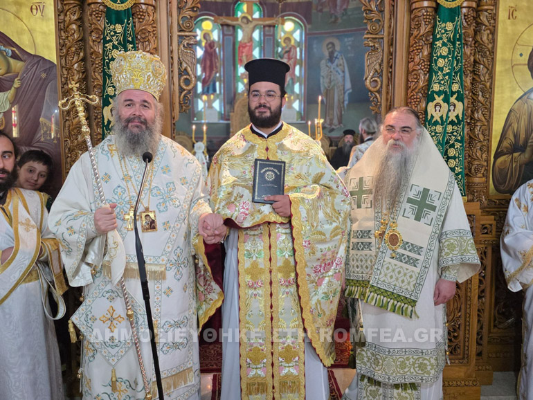 xeirotonia-neou-presvyterou-stin-ptolemaida-foto